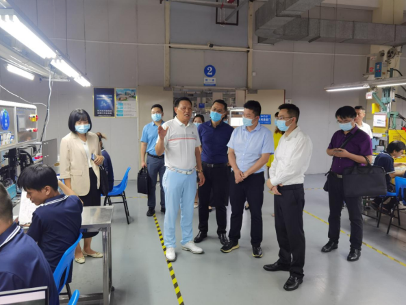 市统计局莅临石碣镇开展经济运行情况调研215.png