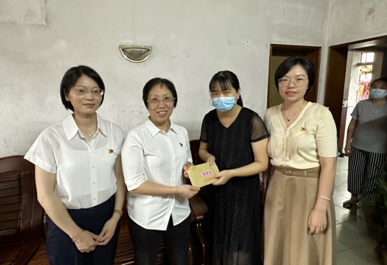2023-6-28市统计局第二党支部走访慰问罗沙社区困难党员 积极落实“双报到”工作174.png