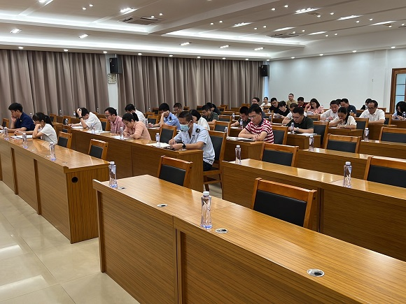 望牛墩镇相关单位五经普清查培训会209.png