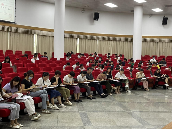 （工作信息）大朗镇五经普单位清查机关事业单位、学校及幼儿园专场培训会议263.png