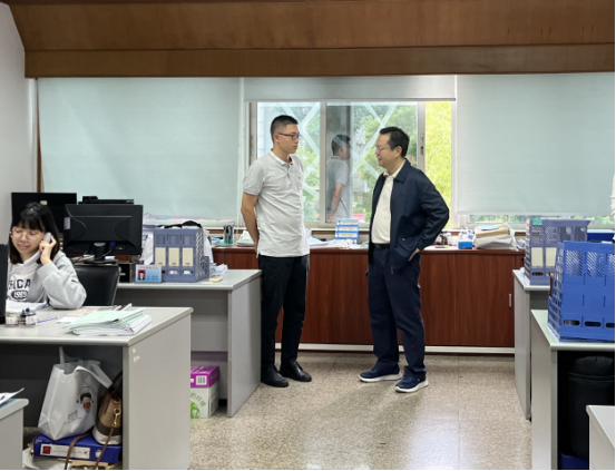 中堂镇统计信息2023年第23期：镇委副书记、镇长曾庆云到统计办调研经济稳增长工作510.png